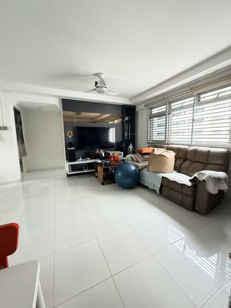 323 Woodlands Street 32, 323 Woodlands Street 32, Room Rental, 100 sqft, HDB Flat For Rent, by Alvin Yeo, 500021070 - Living Room - PropertyGuru.com.sg