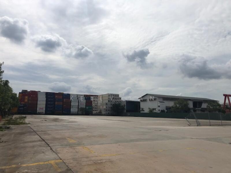 Huge Open Yard, Land 330,000 sqft, , 330,000 sqft, Factory / Workshop (B2) For Sale, by Kelly Tan, 500021071 - Exterior - CommercialGuru.com.sg
