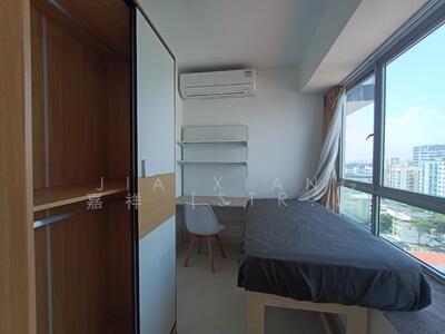 For Rent - Esta Ruby