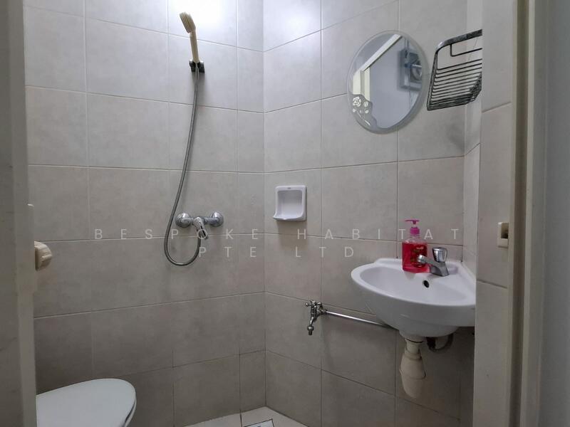 08-07 Common Bathroom