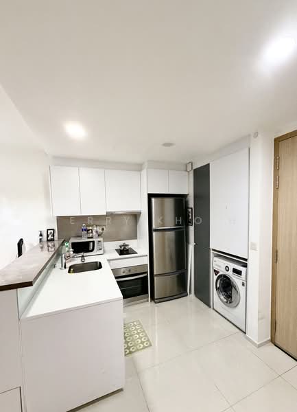 Ripple Bay, 10 Pasir Ris Link, 2 Bedrooms, 764 sqft, Condominium For Sale, by Terry Kho H E, 500021220 - Kitchen Area - PropertyGuru.com.sg