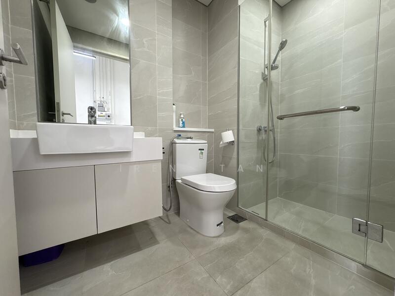Centrium Square (Office), 320 Serangoon Rd, 614 sqft, Office For Rent, by Irene Tan, 500021236 - Bathroom - CommercialGuru.com.sg