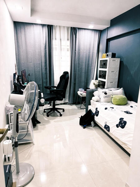 448 Bukit Panjang Ring Road HDB Flat For Sale at S$ 578,000 | PropertyGuru Singapore - Bedroom