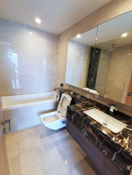 Concourse Skyline, 298 Beach Road, 5 Bedrooms, 2,260 sqft, Condominium For Rent, by Eugene Wong, 500021316 - Bathroom - PropertyGuru.com.sg