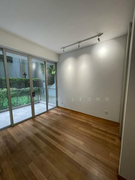 8 @ Mount Sophia, 8 Mount Sophia, 2 Bedrooms, 958 sqft, Condominium For Sale, by Micah Leong, 500021325 - Balcony - PropertyGuru.com.sg