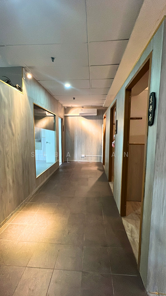 Orchard Plaza, 150 Orchard Road, Orchard / River Valley, 828 sqft, Mall Shop For Rent, by Sebastian Lee, 500021419 - Corridor - CommercialGuru.com.sg