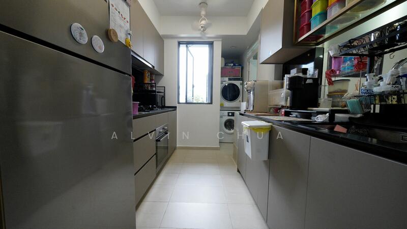 The Florence Residences Condominium For Sale at S$ 2,100,000 | PropertyGuru Singapore - Kitchen