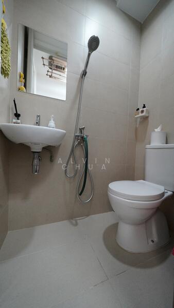 The Florence Residences Condominium For Sale at S$ 2,100,000 | PropertyGuru Singapore - Bathroom