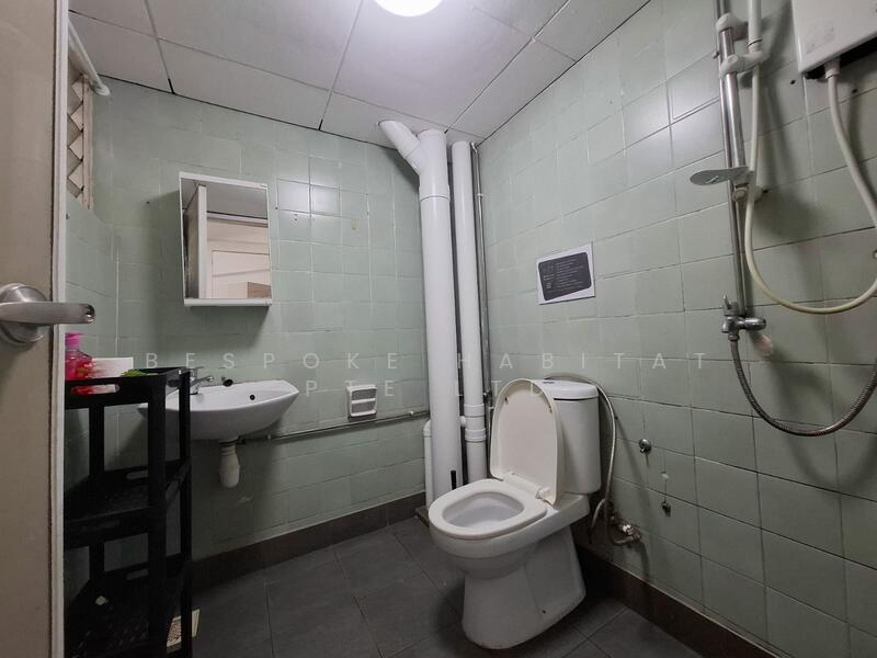 17-15 Common Bathroom