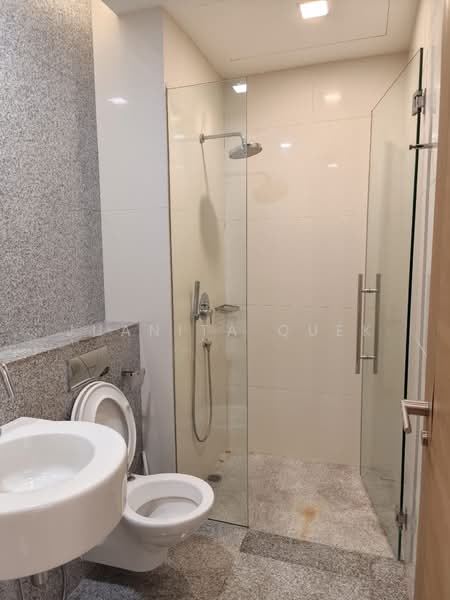 Grange Residences, 95 Grange Road, 4 Bedrooms, 2,583 sqft, Condominium For Rent, by Juanita Quek, 500021545 - Bathroom - PropertyGuru.com.sg