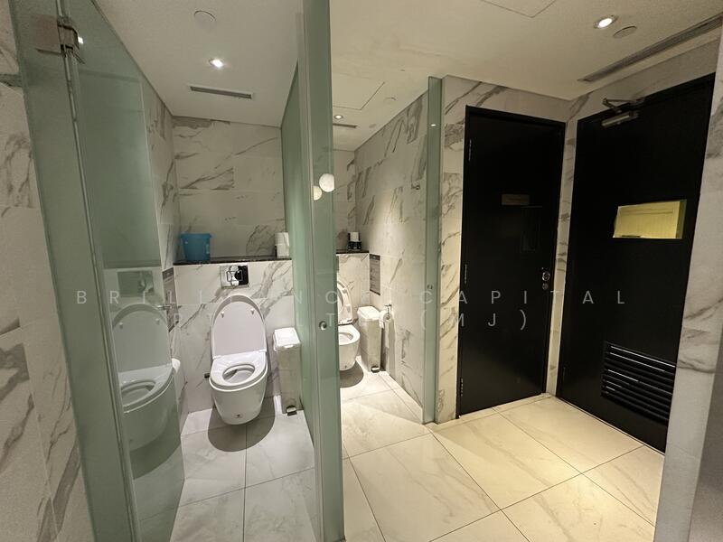 100 AM, 100 Tras Street, 3,950 sqft, Office For Rent, by MJ ZHUO, 500021590 - Bathroom - CommercialGuru.com.sg
