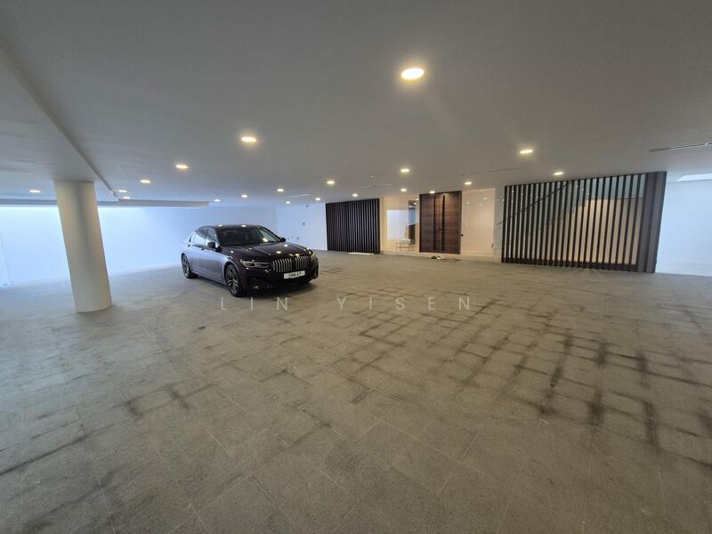 Basement Garage Up To 8 Cars