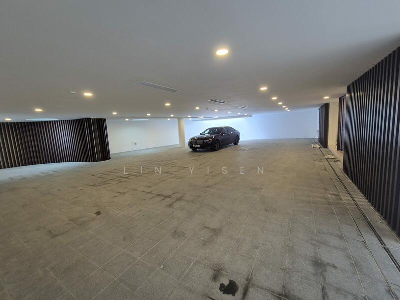 Basement Garage Up To 8 Cars
