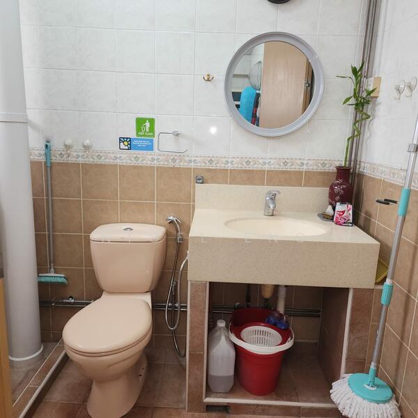 126A Edgedale Plains, 126A Edgedale Plains, 3 Bedrooms, 1,184 sqft, HDB Flat For Rent, by Nigel Eng, 500021714 - Bathroom - PropertyGuru.com.sg