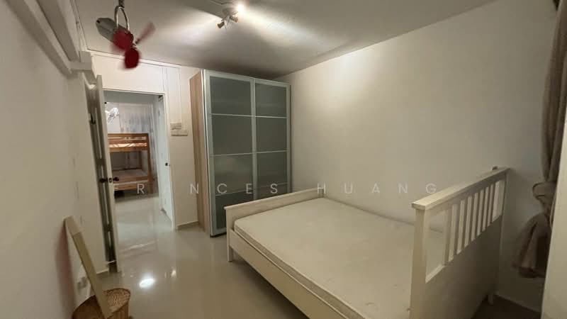 621 Ang Mo Kio Avenue 9, 621 Ang Mo Kio Avenue 9, 2 Bedrooms, 731 sqft, HDB Flat For Sale, by Frances Huang, 500021800 - Master Bedroom - PropertyGuru.com.sg
