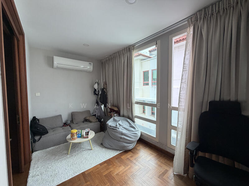 Jalan Tanah Rata, Jalan Tanah Rata, 5 Bedrooms, 3,692 sqft, Semi-Detached House For Sale, by Kwan Le'En, 500021857 - Living Room - PropertyGuru.com.sg