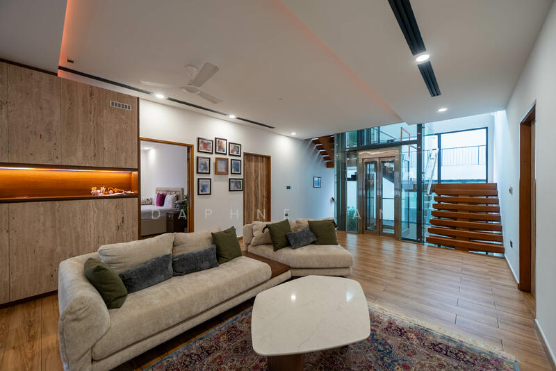 Cheapest & Newest Bungalow > 5000sqft land in D28, Seletar Hills Estate, 8 Bedrooms, 14,000 sqft, Detached House For Sale, by Daphne Tan, 500021899 - Living Room - PropertyGuru.com.sg