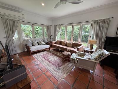 For Sale - ⭐️❤️CHARMING BUNGALOW NEAR HOLLAND FOR SALE!⭐️