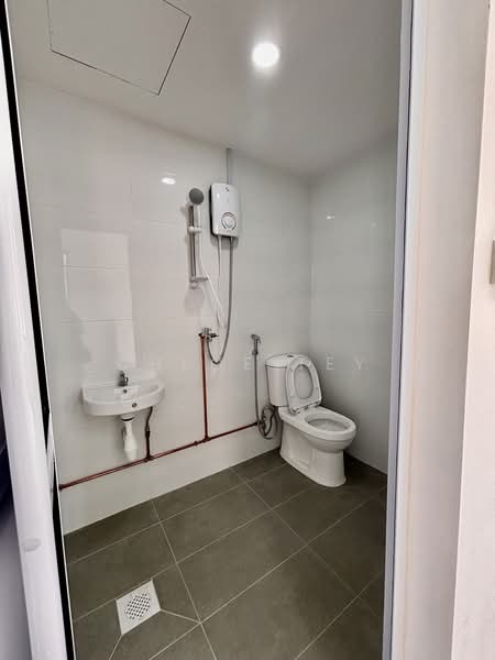 Novena Gardens, 273 Thomson Road, Room Rental, 100 sqft, Apartment For Rent, by Chloe Tey, 500021953 - Bathroom - PropertyGuru.com.sg