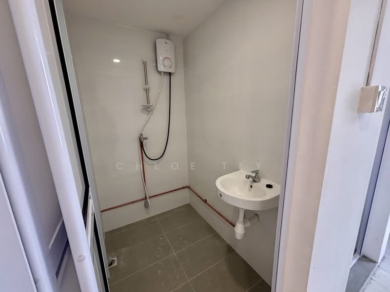 Novena Gardens, 273 Thomson Road, Room Rental, 100 sqft, Apartment For Rent, by Chloe Tey, 500021953 - Bathroom - PropertyGuru.com.sg