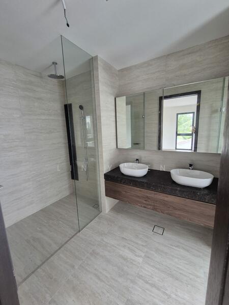 Holland New FH Detached With Basement Pool! Grove Drive/Mount Sinai/Ghim Moh Call 9444.4449 Detached House For Sale at S$ 19,744,444 | PropertyGuru Singapore - Bathroom