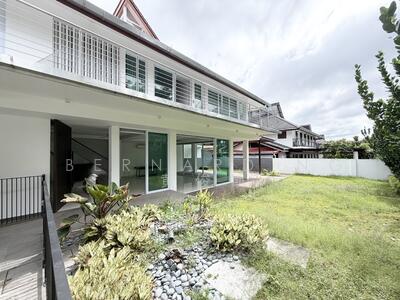 For Rent - Huge Renovated Semi-D Landed for Rent in Seletar Yio Chu Kang! 5 Bed 5 Bath!