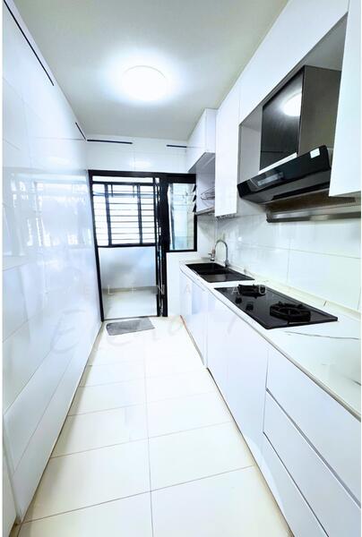 415A Northshore Drive, 415A Northshore Drive, 4 Bedrooms, 1,206 sqft, HDB Flat For Sale, by Elena Au, 500022287 - Kitchen - PropertyGuru.com.sg
