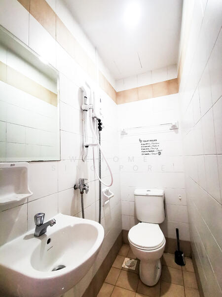 2nd Toilet & Bathroom