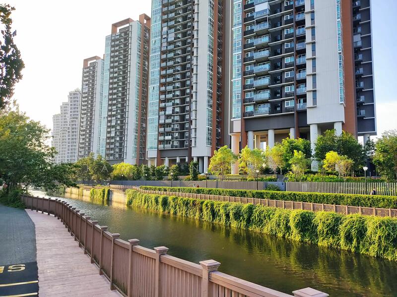 Park Connector to MRT/ Food Centre