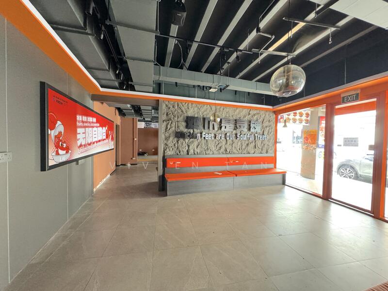 Fully Fitted F&B @ Prime Tanjong Pagar Main Road, , 2,800 sqft, Food & Beverage For Rent, by Vivien Tan, 500022722 - Entrance - CommercialGuru.com.sg
