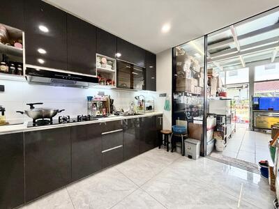 For Sale - Super rare freehold renovated inter terrace at Daisy Avenue for sale!