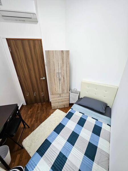 Common Bedroom at $1200