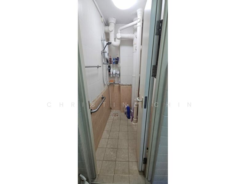204 Toa Payoh North, 204 Toa Payoh North, Room Rental, 200 sqft, HDB Flat For Rent, by Christine Chin, 500022945 - Bathroom - PropertyGuru.com.sg