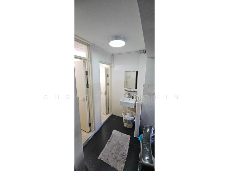 204 Toa Payoh North, 204 Toa Payoh North, Room Rental, 200 sqft, HDB Flat For Rent, by Christine Chin, 500022945 - Bathroom - PropertyGuru.com.sg
