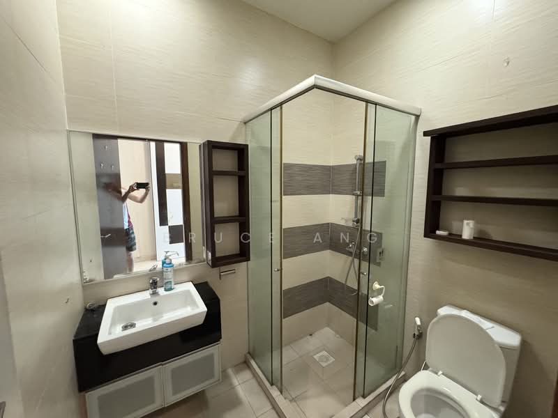 Very Cheap! Modern, Reno, 3 storey! 6 bedrooms! Don't miss it!, JALAN REDOP/NERAM RD/KASAI RD, 6 Bedrooms, 3,229 sqft, Terraced House For Rent, by Bruce Ang, 500023157 - Bathroom - PropertyGuru.com.sg