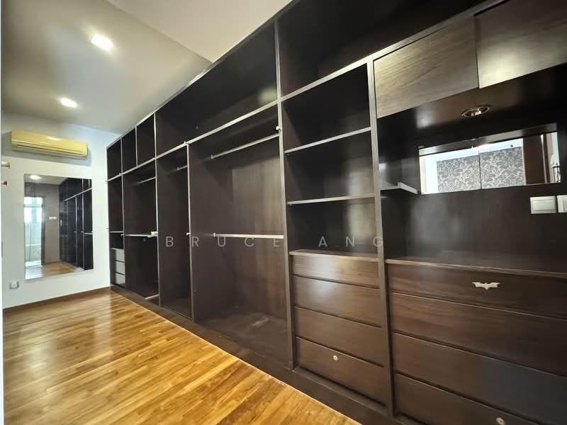 Very Cheap! Modern, Reno, 3 storey! 6 bedrooms! Don't miss it!, JALAN REDOP/NERAM RD/KASAI RD, 6 Bedrooms, 3,229 sqft, Terraced House For Rent, by Bruce Ang, 500023157 - PropertyGuru.com.sg