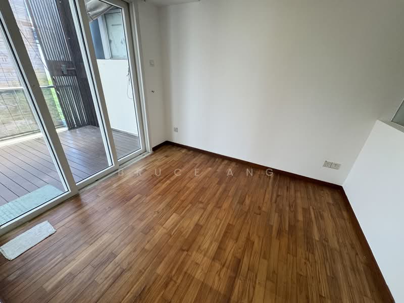 Very Cheap! Modern, Reno, 3 storey! 6 bedrooms! Don't miss it!, JALAN REDOP/NERAM RD/KASAI RD, 6 Bedrooms, 3,229 sqft, Terraced House For Rent, by Bruce Ang, 500023157 - PropertyGuru.com.sg