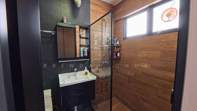 Masterbedroom Bathroom