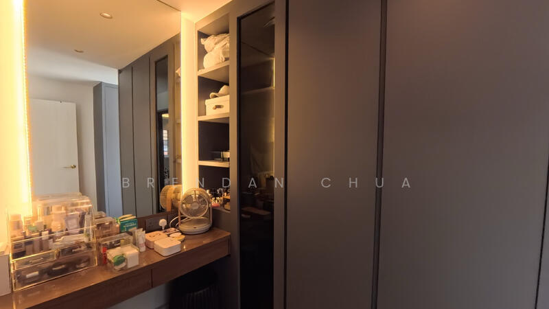 Masterbedroom Walk-in Wardrobe