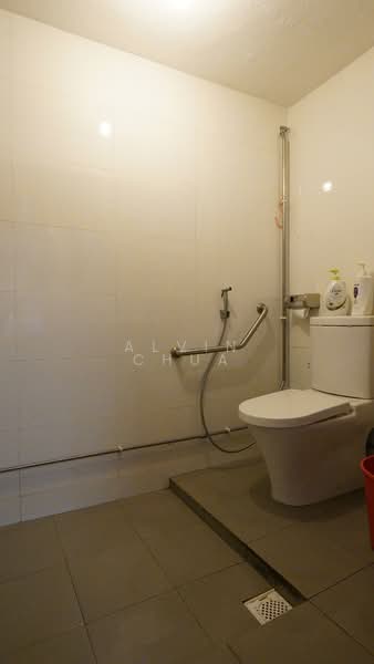 MacPherson Garden Estate, Jalan Gembira, 2 Bedrooms, 1,872 sqft, Terraced House For Rent, by Alvin Chua, 500023479 - Bathroom - PropertyGuru.com.sg