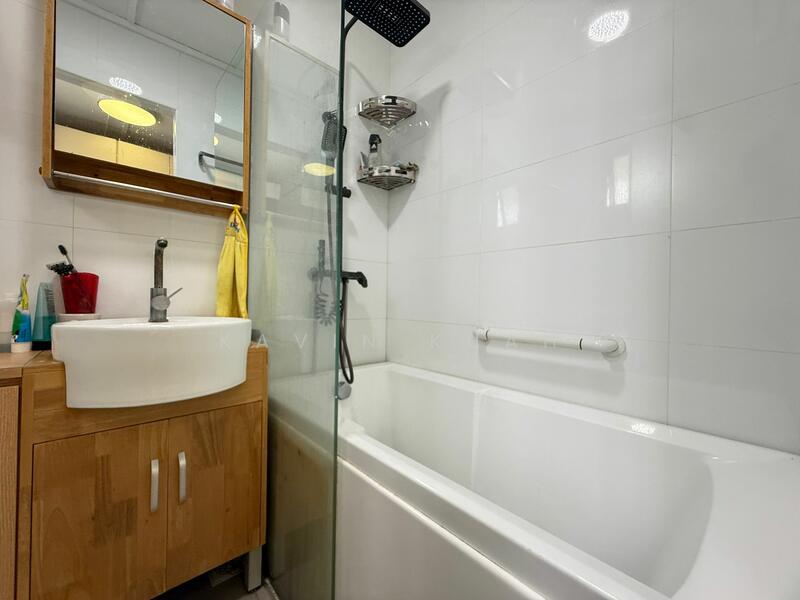 540 Hougang Avenue 8 HDB Flat For Sale at S$ 638,888 | PropertyGuru Singapore - Bathroom