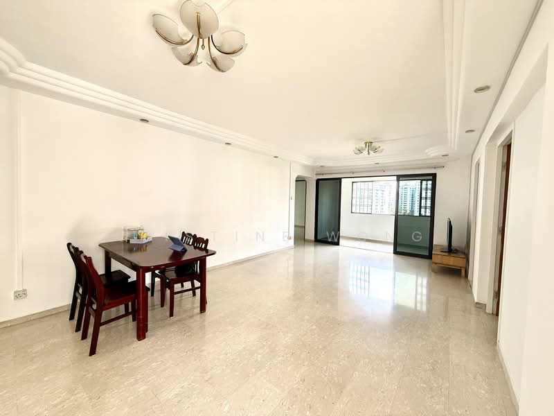 335 Sembawang Close HDB Flat For Sale at S$ 690,000 | PropertyGuru Singapore - Living Room