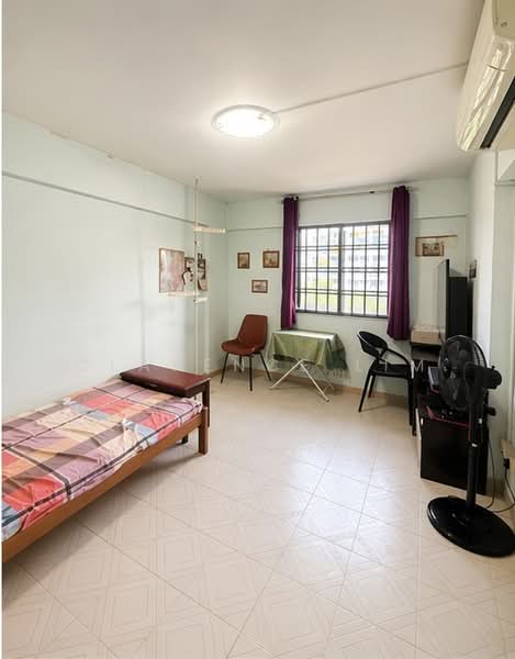 229 Bukit Batok East Avenue 3, 229 Bukit Batok East Avenue 3, 3 Bedrooms, 980 sqft, HDB Flat For Sale, by Clarence Lim, 500023627 - Bedroom 3 - PropertyGuru.com.sg