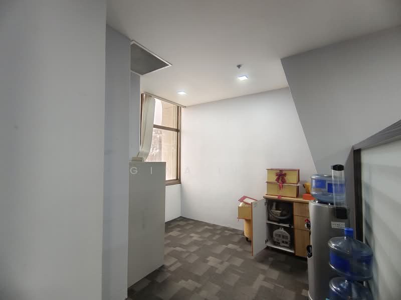 Peninsula Plaza, 111 North Bridge Road, 517 sqft, Office For Sale, by Gina Lim, 500023808 - Interior - CommercialGuru.com.sg
