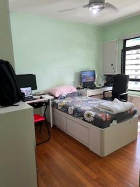 669B Jurong West Street 64 HDB Flat For Sale at S$ 820,000 | PropertyGuru Singapore - Bedroom