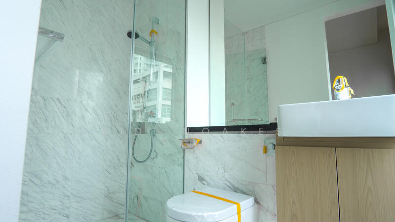 Junior Master Bdrm - Ensuite Bathrm 