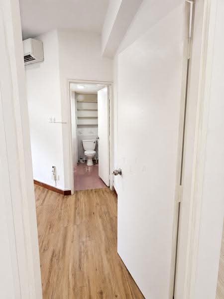 Mandarin Gardens, 1 Siglap Road, East Coast / Marine Parade, 2 Bedrooms, 1,001 sqft, Condominium For Sale, by Jyoti Chawla, 500024001 - Common Bedroom - Ensuite - PropertyGuru.com.sg