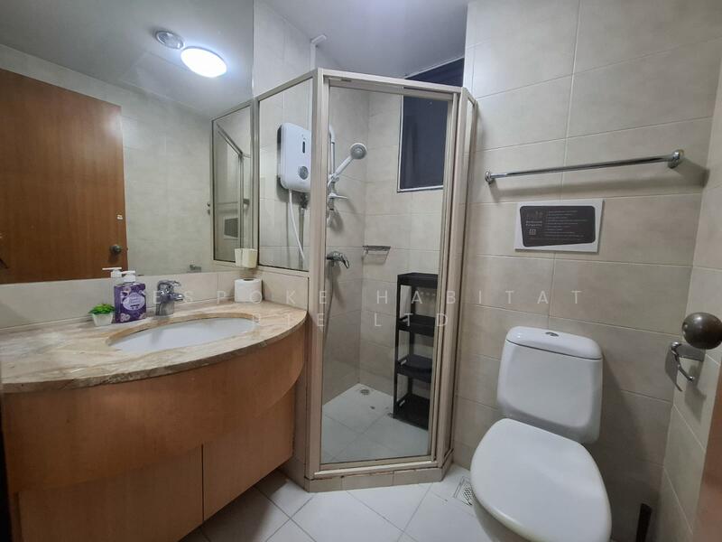 01-27 Common Bathroom