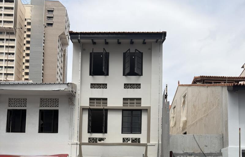 Newly Renovated Shophouse in Little India, Dickson Road, 1,000 sqft, Shop / Shophouse For Rent, by Oscar Ong, 500024087 - Exterior - CommercialGuru.com.sg