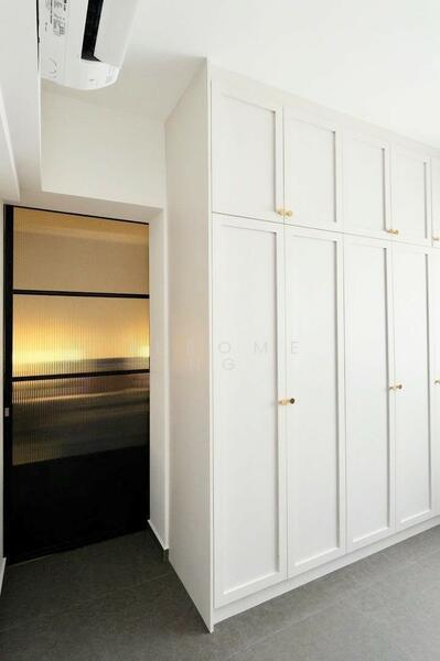 Walk-In Wardrobe View 1